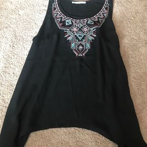 Women’s black sleeveless shirt